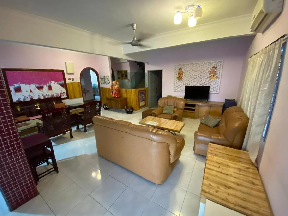 Fullhouse Homestay Melaka Holiday home